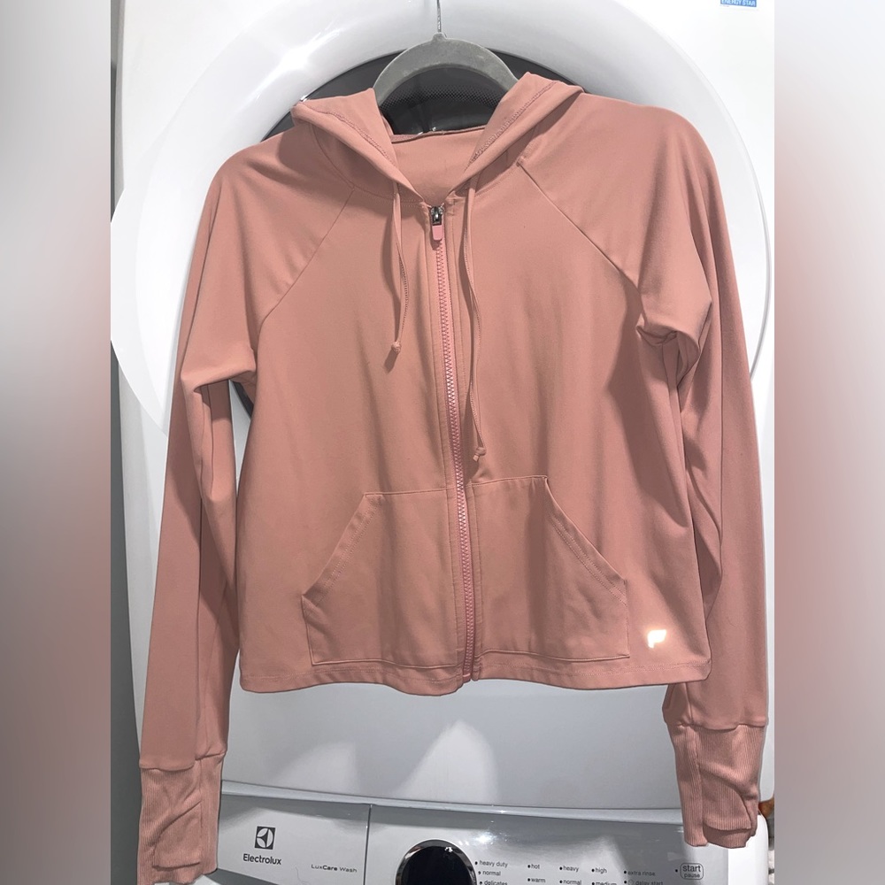 Fabletics Oasis Cropped Hoodie in Pink/Purple